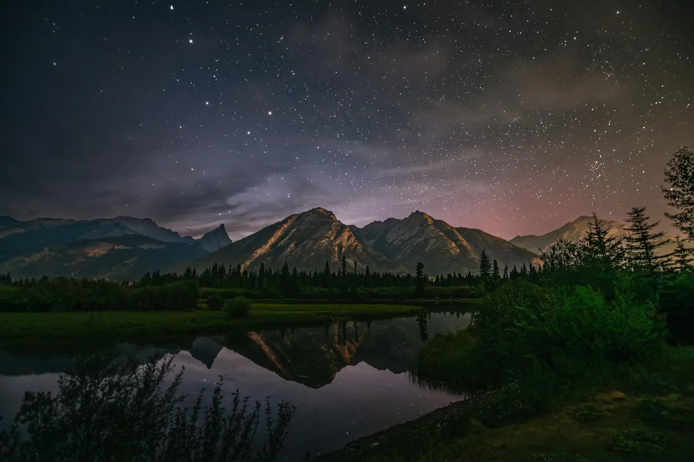 Offer photo: Sunset and stars: evening walk from Cave and Basin