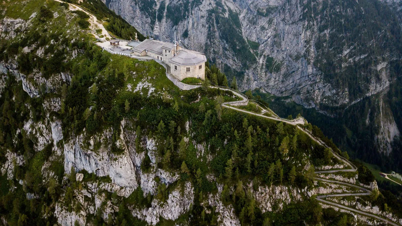 Offer photo: Berchtesgaden: Private Eagle's Nest & Obersalzberg WWII Tour