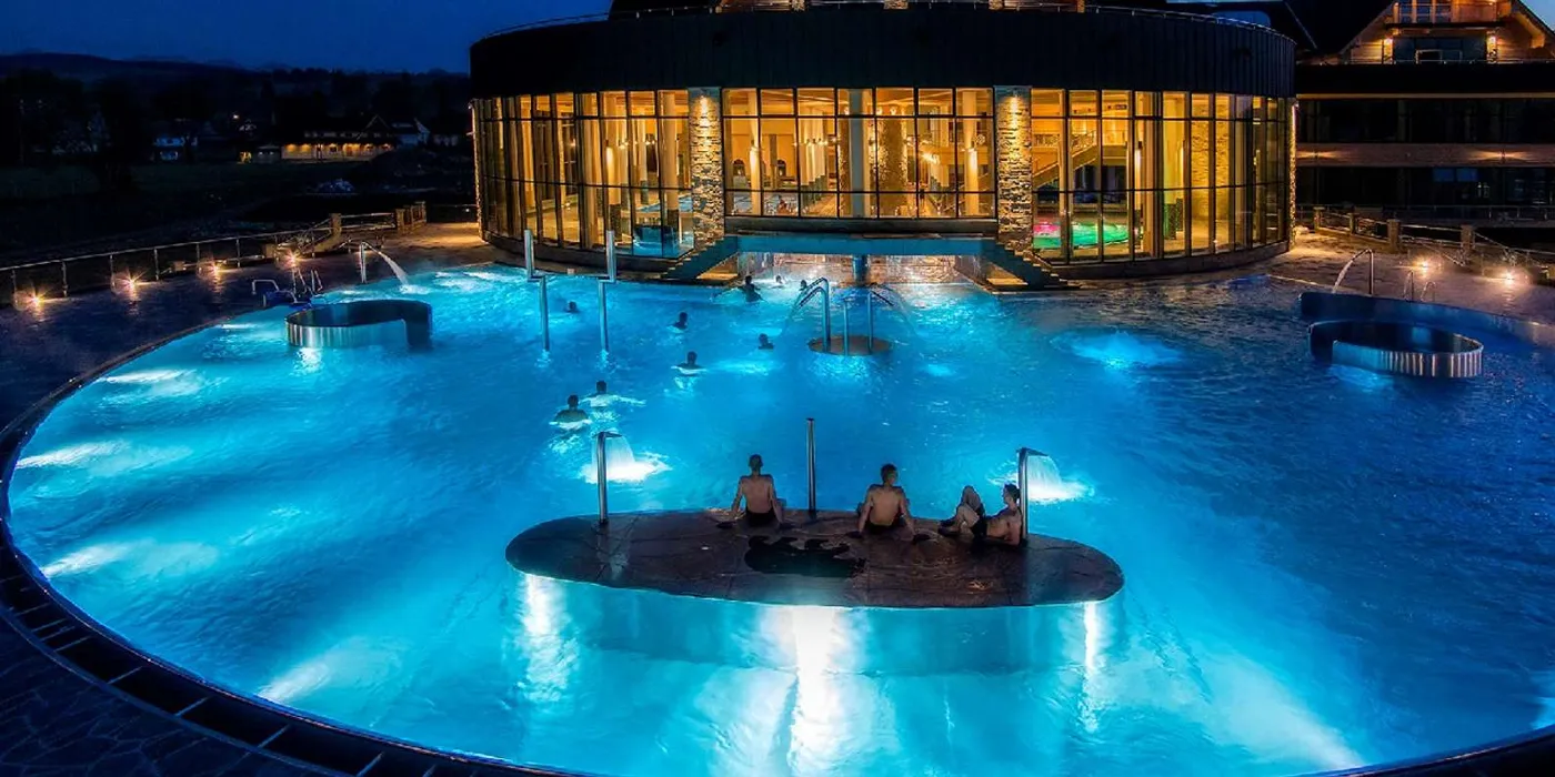 Offer photo: From Kraków: evening at the Chochołów thermal baths with a view of the Tatras