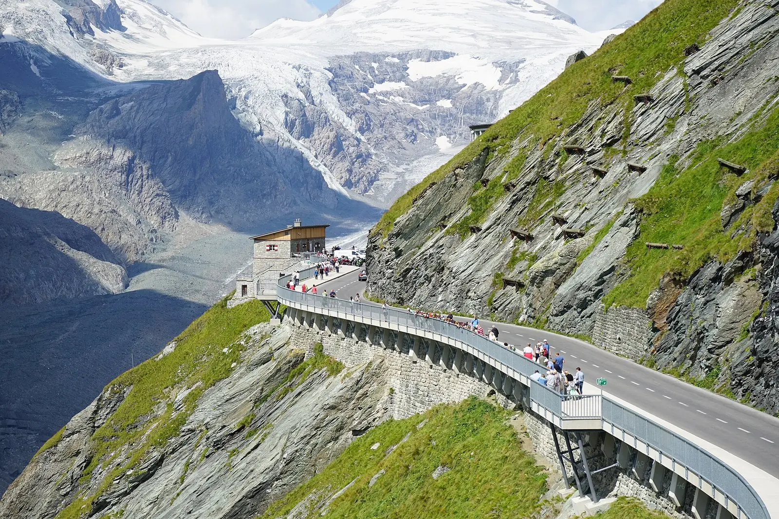 Glacier Road to the Kaiser-Franz-Josefs-Höhe with a gallery on the slope, glaciers of the Glockner group behind