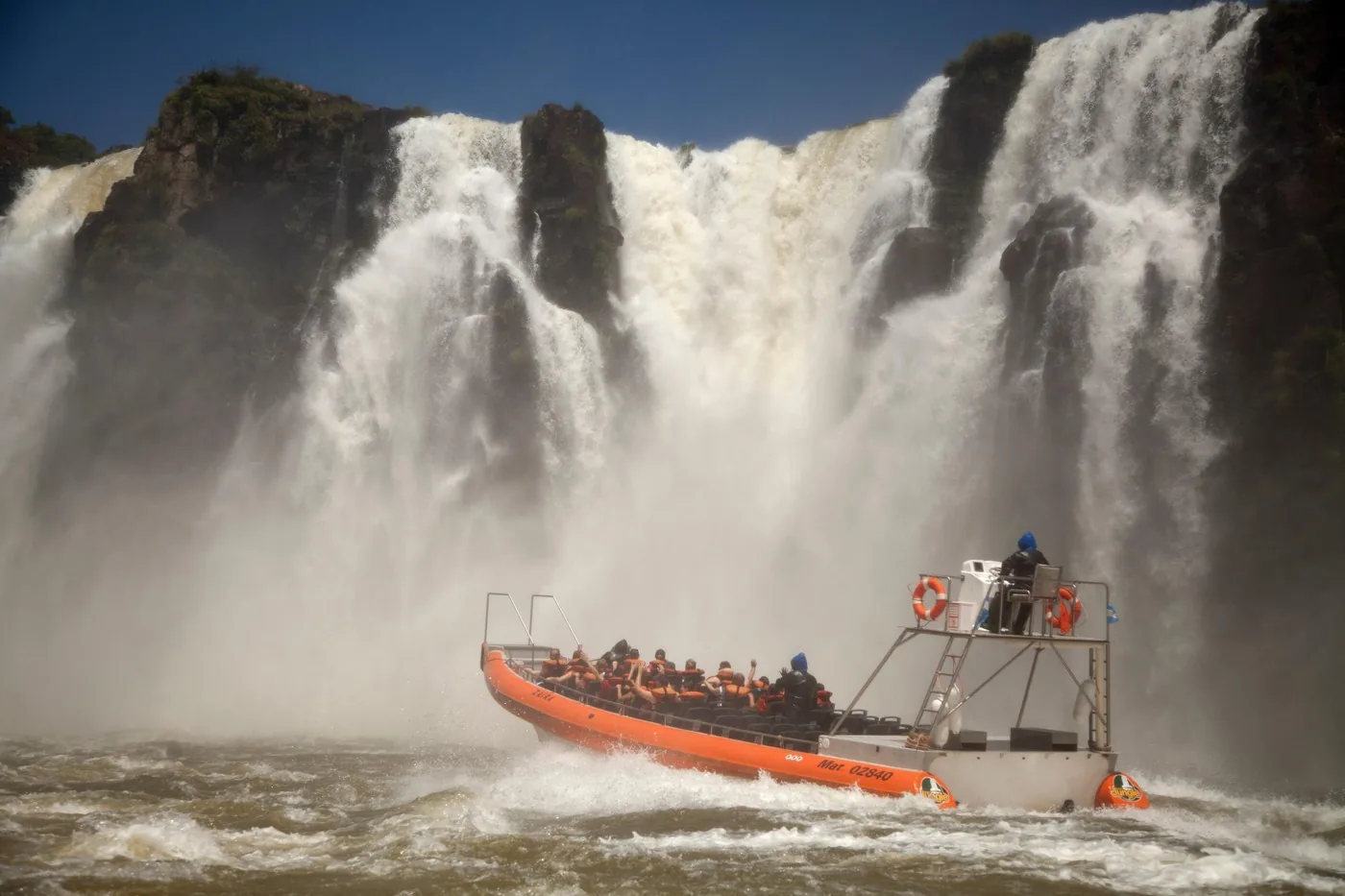 Offer photo: From Puerto Iguazú: circuits and Gran Aventura boat ride