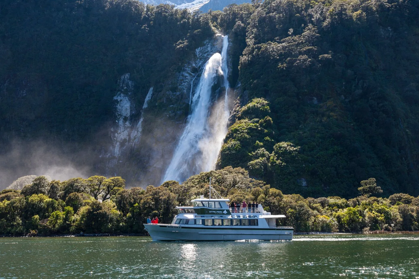 Offer photo: Milford Sound: 2 hours on a small boat up to the waterfalls