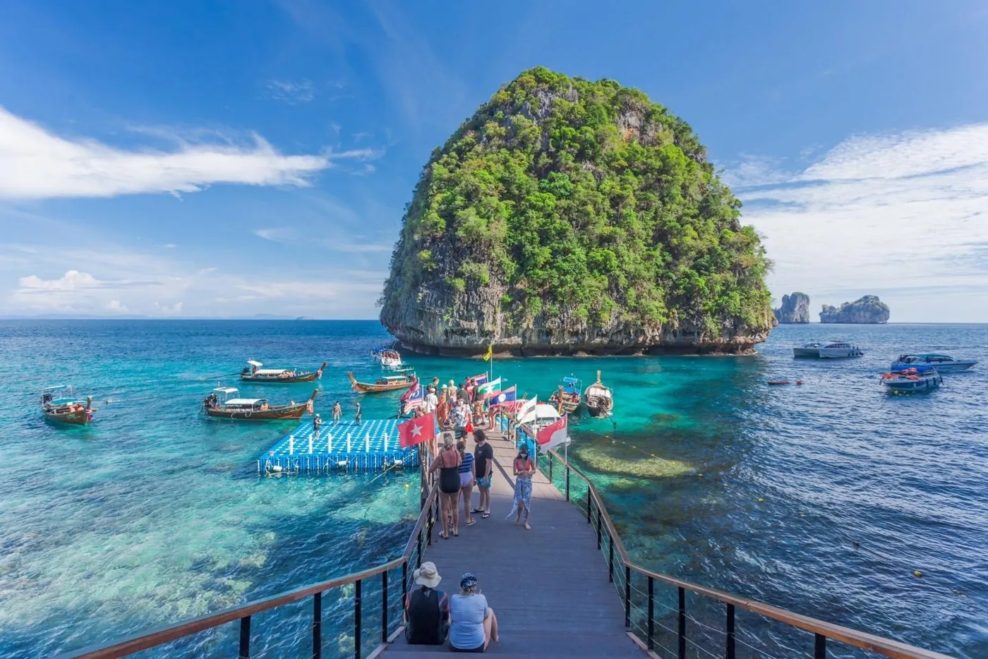 Offer photo: From Krabi: Phi Phi until sunset on Ko Poda, with barbecue and glowing plankton