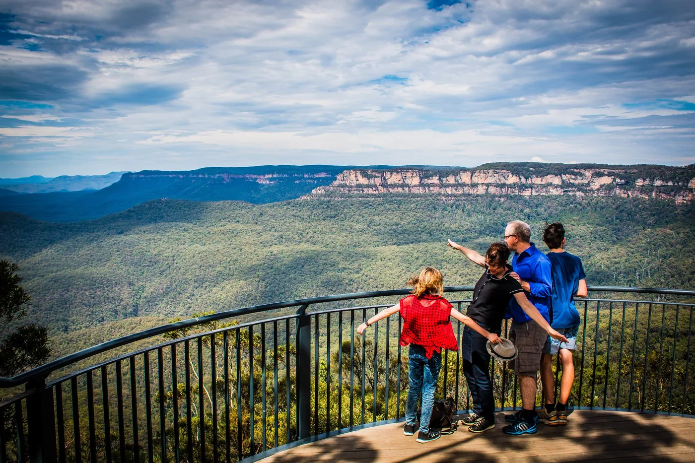 Offer photo: Katoomba: Blue Mountains Explorer Bus with a stop at Echo Point