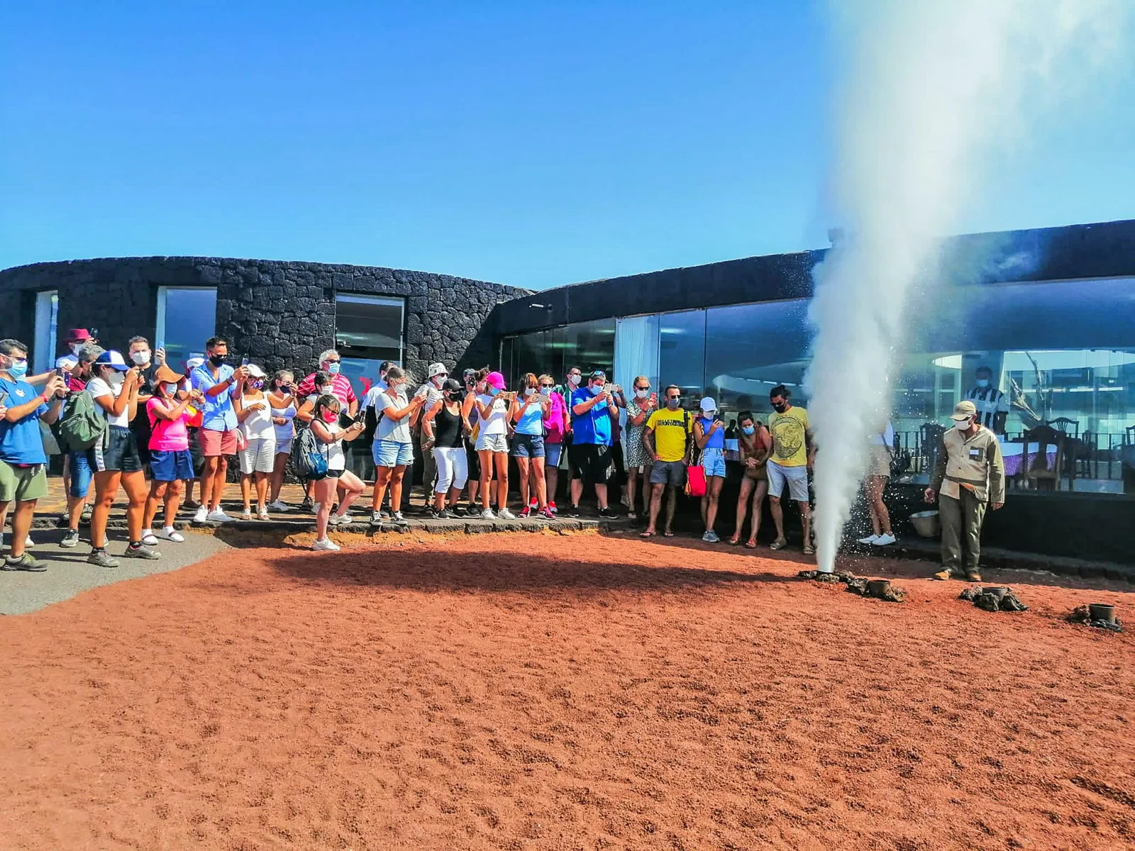 Offer photo: Lanzarote: full-day tour of Timanfaya, Cueva de los Verdes, Jameos del Agua and La Geria