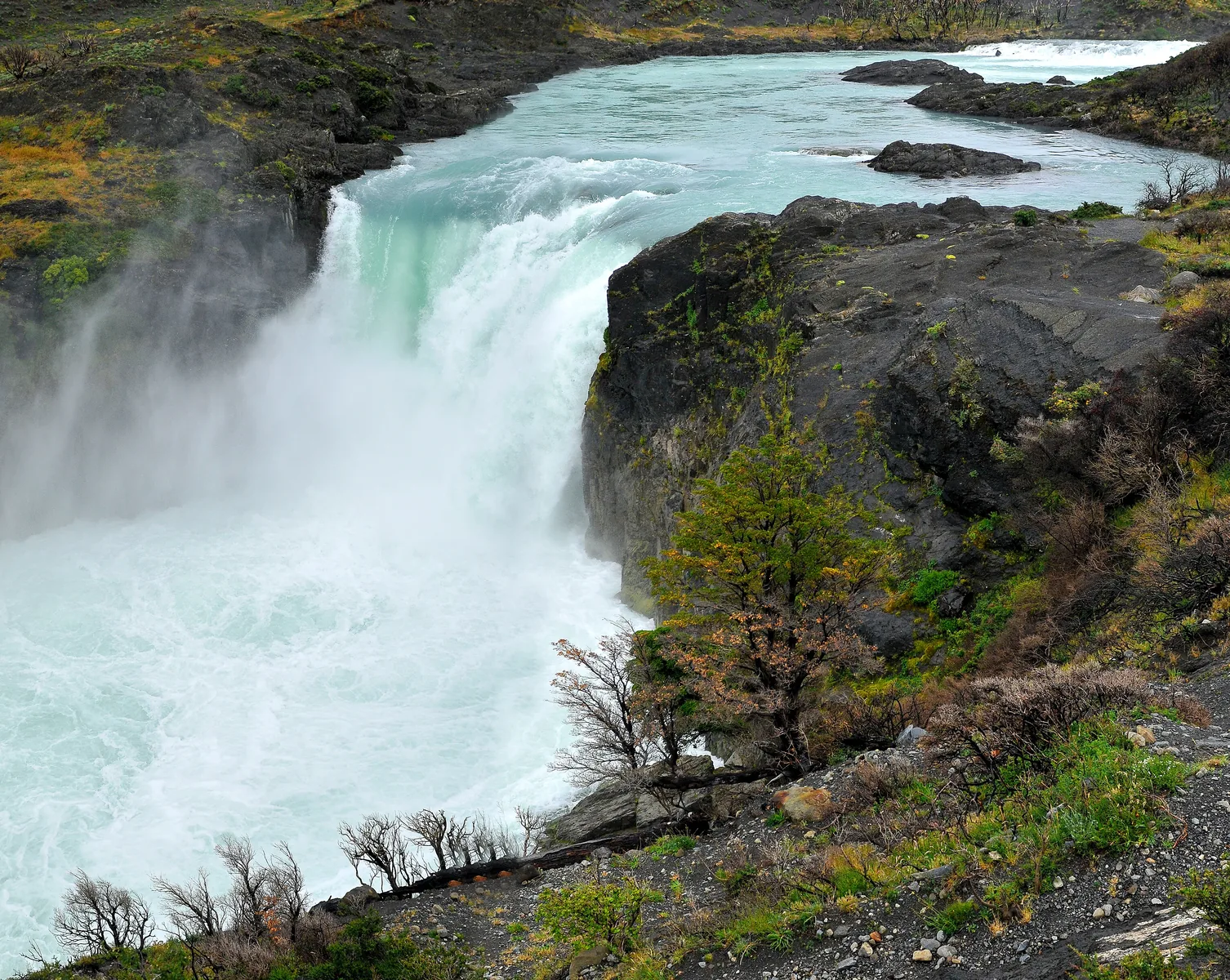Salto Grande in Torres del Paine National Park: turquoise water plunges over a rock step