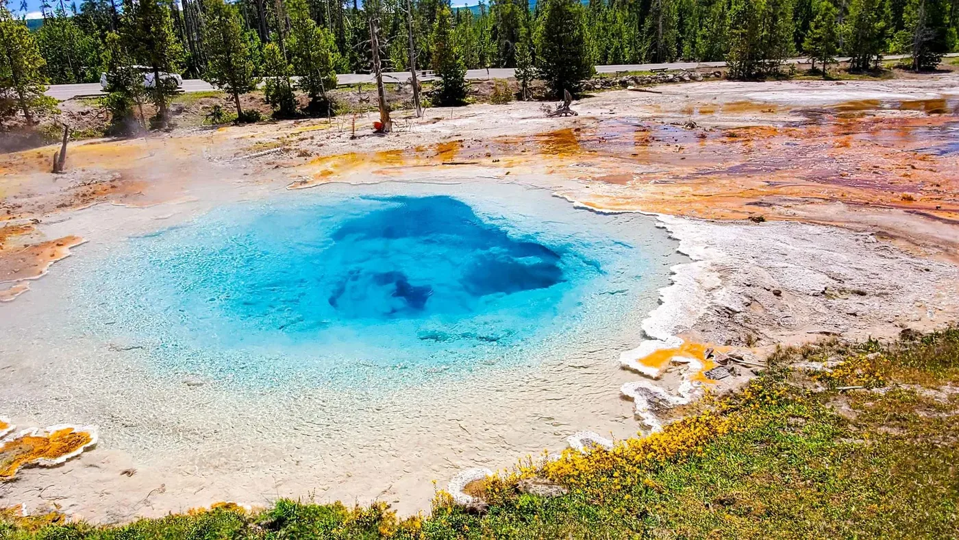 Offer photo: From Bozeman: Express Yellowstone Tour (1 Day)