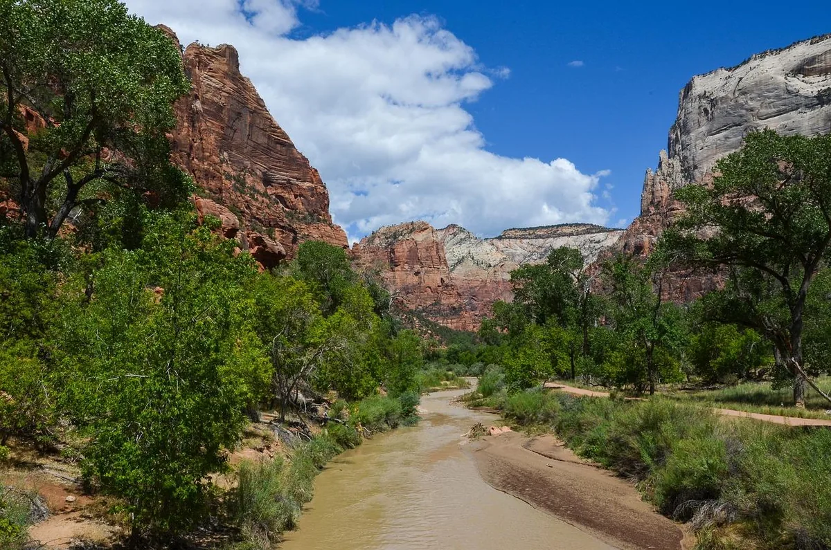 Offer photo: Springdale: Zion Watchman Sunset Hiking Tour